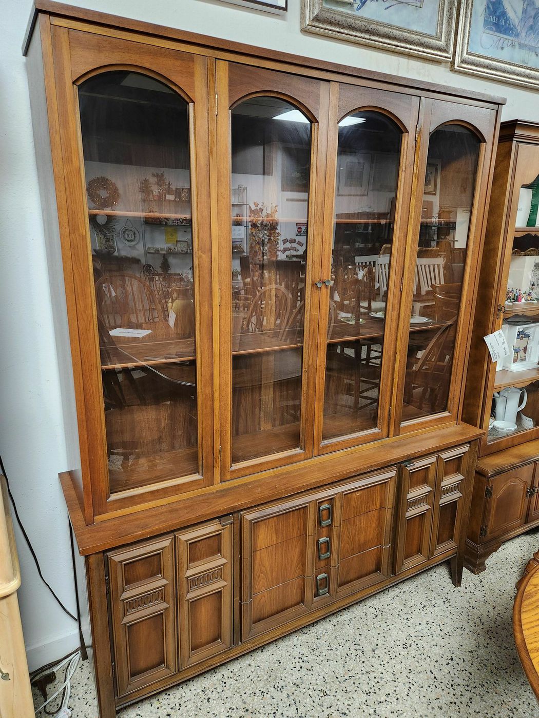 China Cabinet With Double Doors