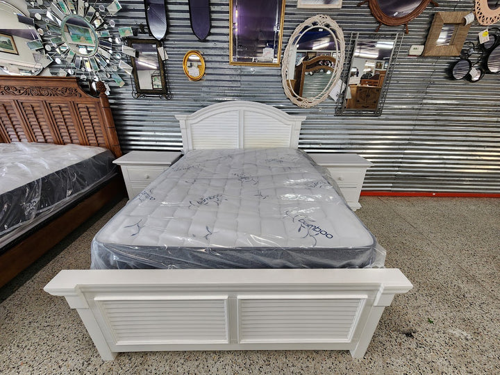 5 Piece Set | American Woodcrafters Bed Set