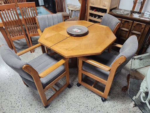 Light Wood Dining Set with 4 Chairs