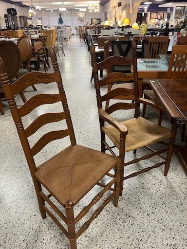 60x33" Trestle Table Dining Set