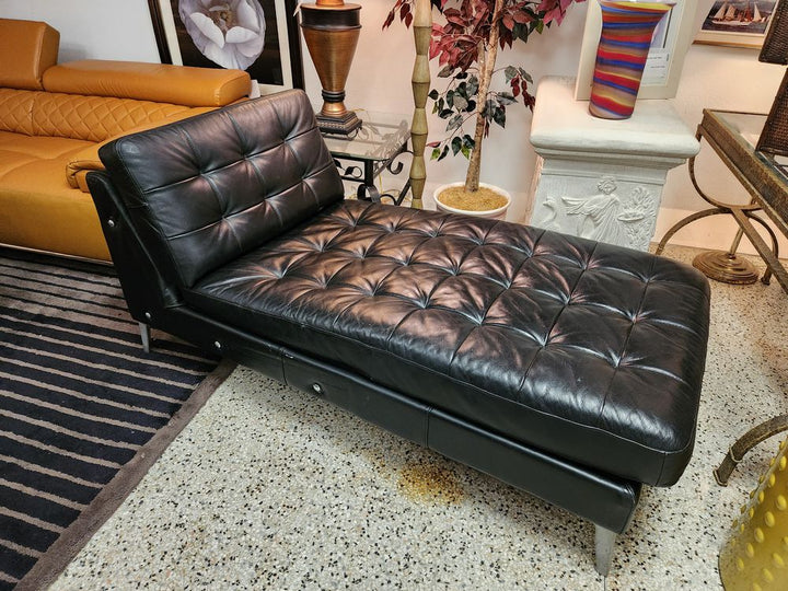 Tufted Chaise Lounge