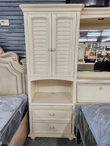 WYNWOOD 127W" Farmhouse Queen Bed