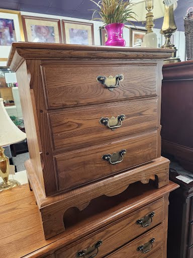 Durham Furniture Nightstand Oak 2 Drawer