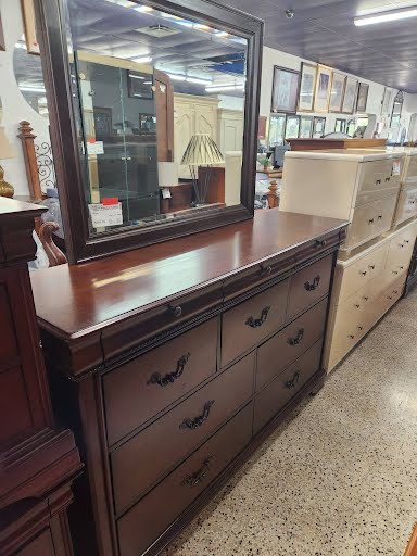 Dresser