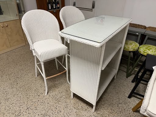 White Wicker Leaders Bar Table