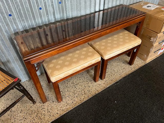 Drexel Sofa Table w. Two Stools