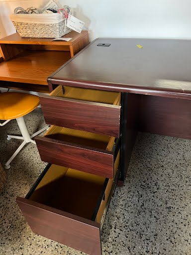 Hon Desk