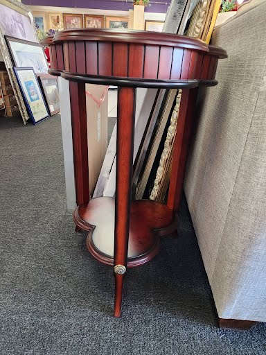 Bombay Company Clover End Table