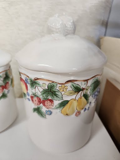 4 Piece Set- Universal Trumps Corps. Canister Set