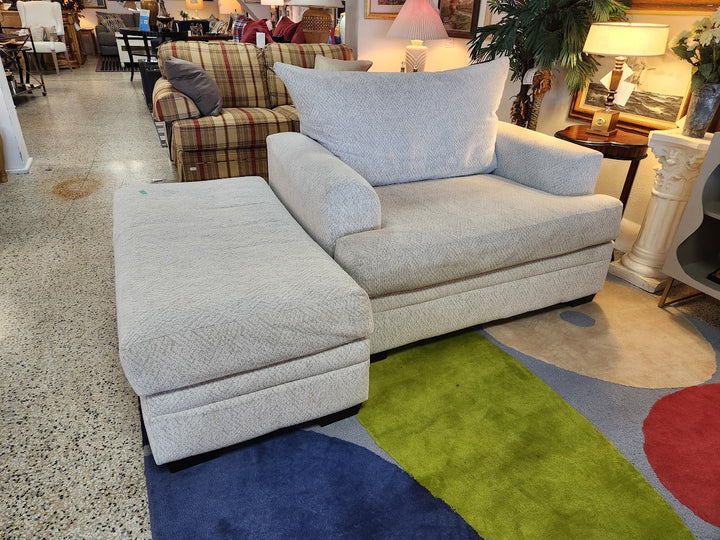Soletren Oversized ArmChair With Ottoman