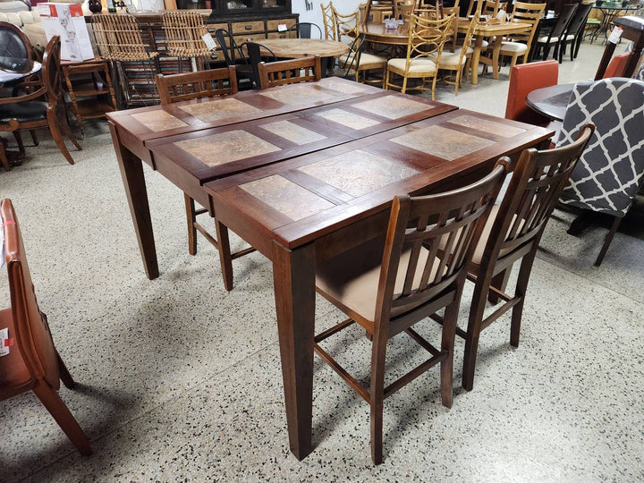 Counter Table w. Four Chairs