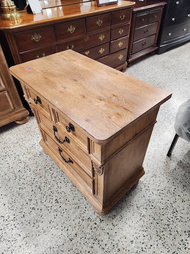 Haverty's Nightstand