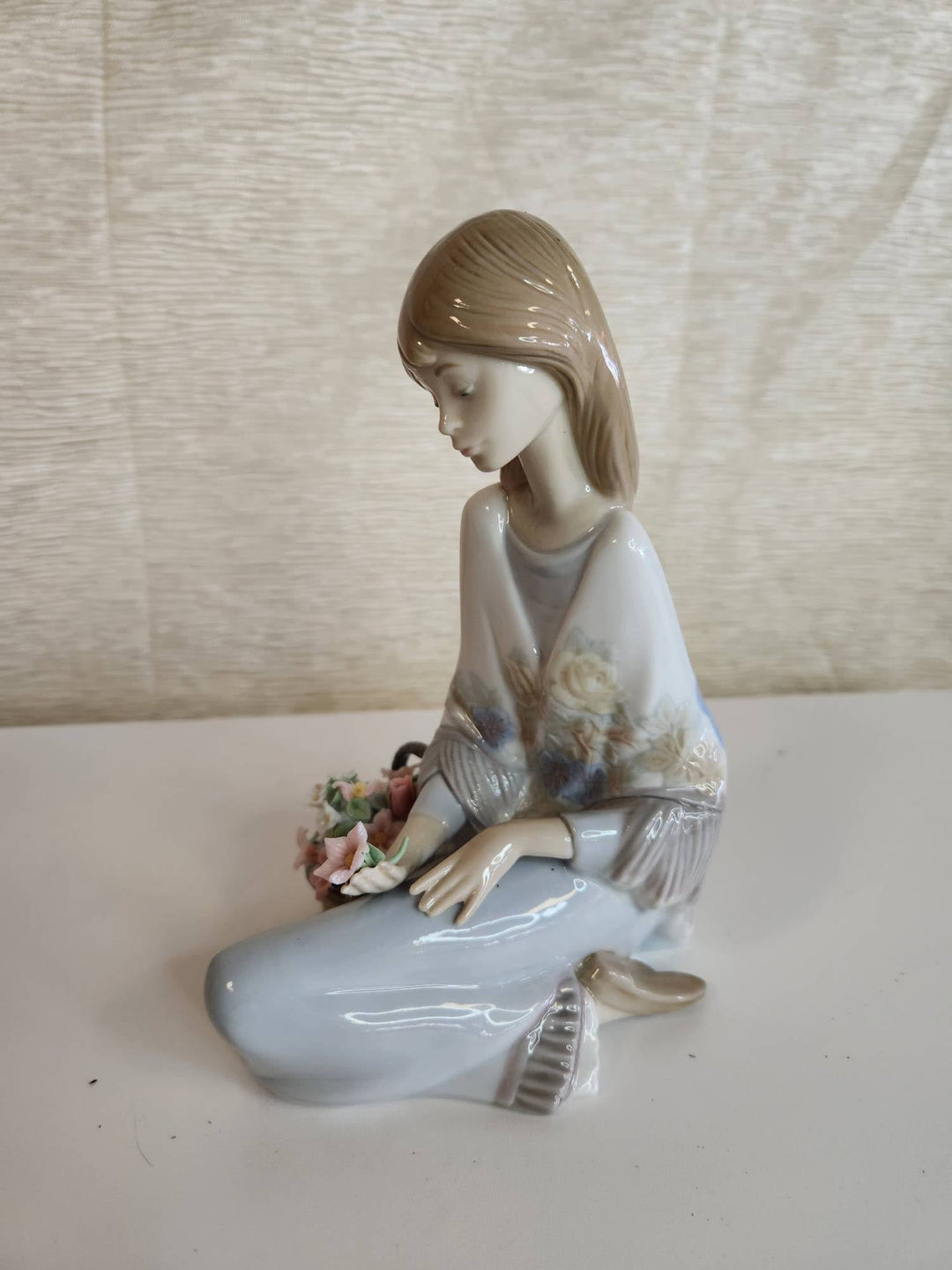 Lladro Brillo "Girl with Basket of Flowers" Figurine