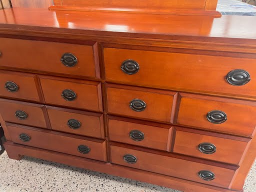 Dresser