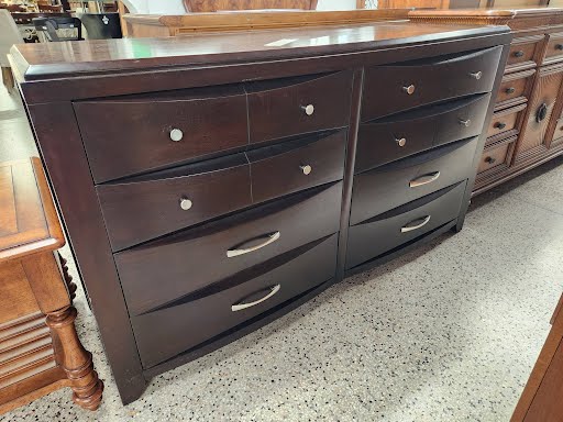 Palliser Dresser 8 Drawers
