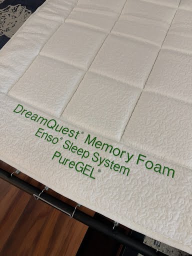 Twin Sleeper Chair w. DreamQuest Memory Foam PureGEL Mattress