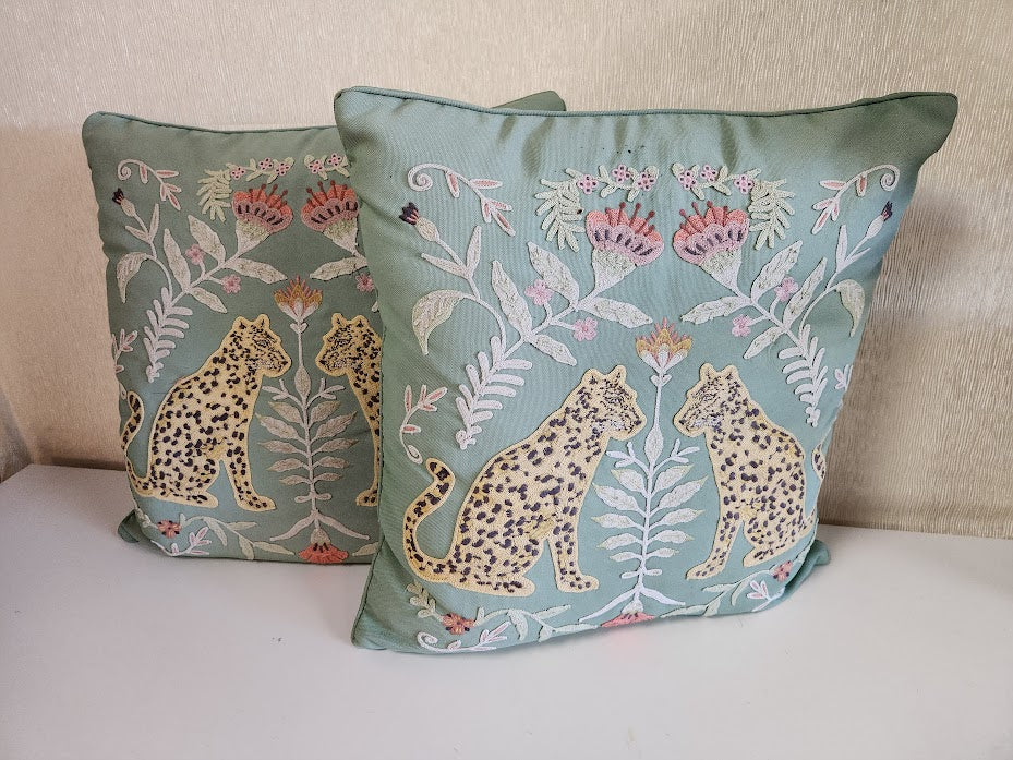 20x20 Cheetah Pillows