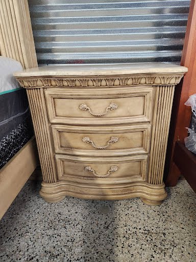 Wynwood Queen Bed Set w. 2 Nightstands