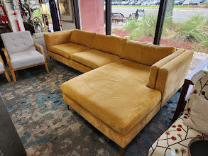 Sectional w/ chaise