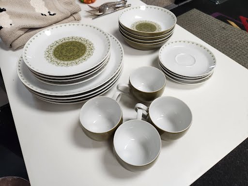 20 Pieces-  La Ronde by Mikasa China