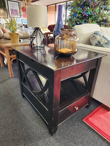 End Table Lift Top Charging Station