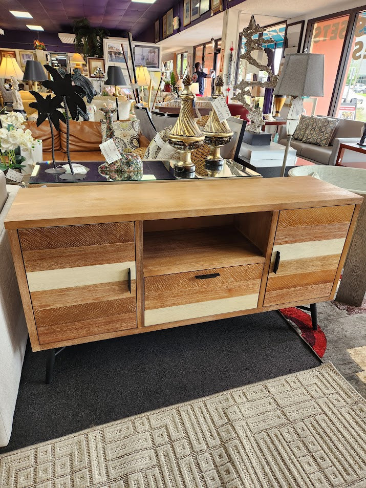 Light Wood Rooms to Go Console Table