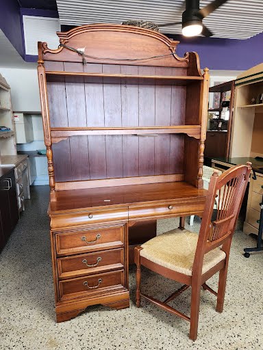 Lexington Desk w.Hutch