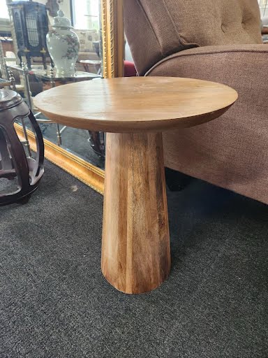 17" Round End Table