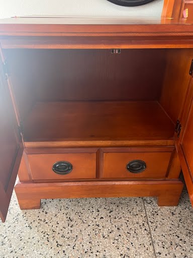 Faux Cherry Queen Bed w. Night Stand