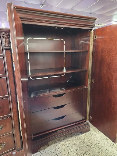 Armoire Rivers Edge Clothing/TV