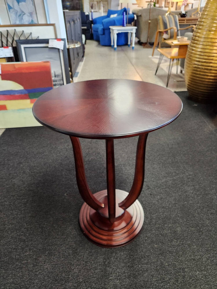 20" Round End Table