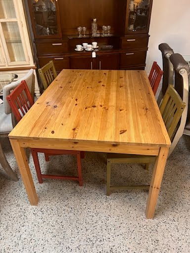 Dining Set Pine w. Four Color Chairs