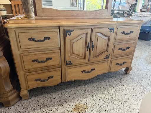 Scrolled Iron Accents Bed Set