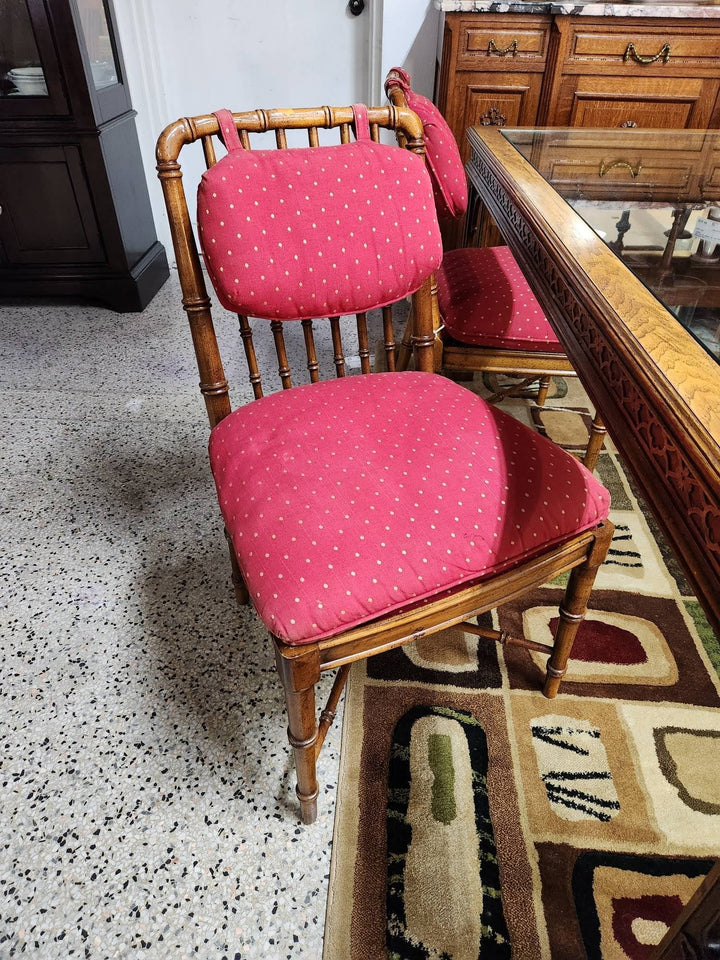 Dining Set - Wood Table w. 4 Chairs