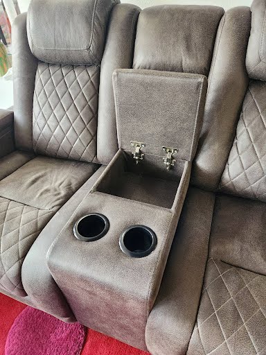 Ashley Furniture Love Seat Double Recliner w. Center Console