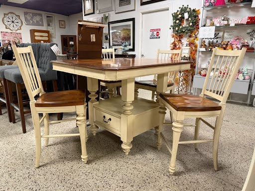 Haverty's Dining Set
