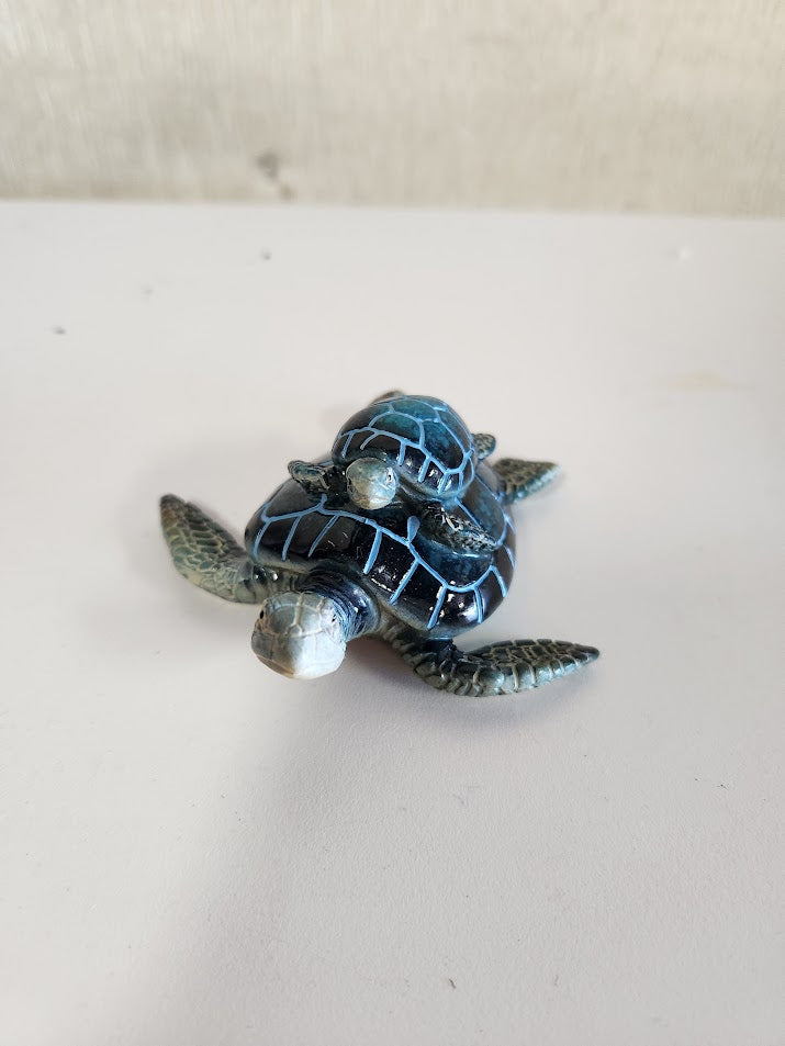 Blue Seaturtles With Baby