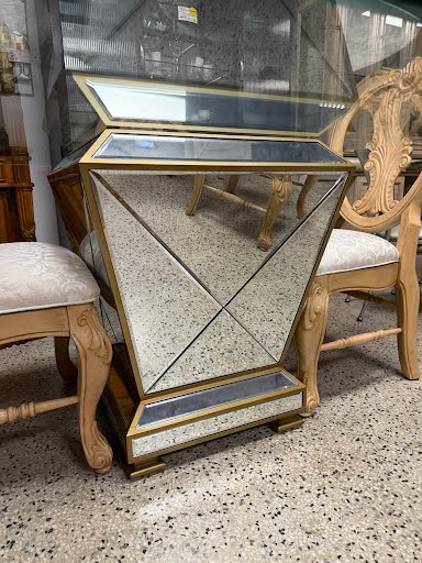 Dining Table With Mirrored Base