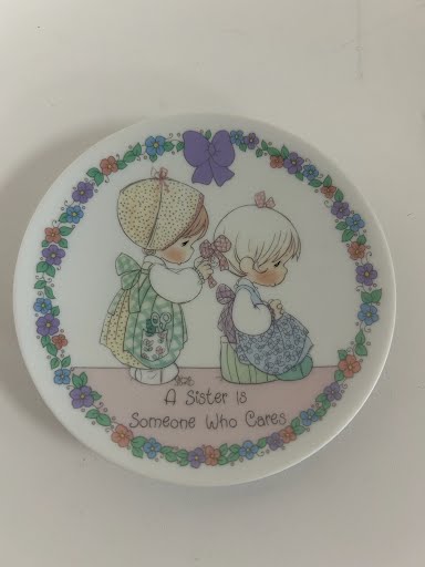 Precious Moments miniature plate "A Sister Is Someone Who Cares"