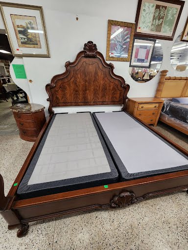 Thomasville King Bed