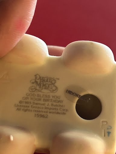 Precious Moments figurine "God Bless You On Your Birthday"