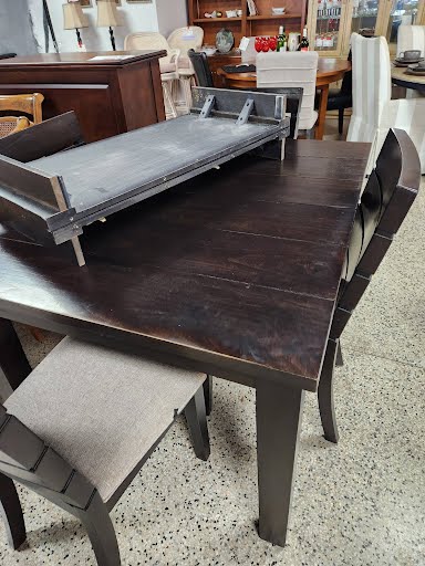 Dining Table w.Four Chairs/2 Leaves Dark Wood