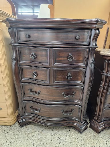 Haverty's High Chest  5-Drawer