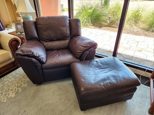 Natuzzi Chair w. Ottoman Brown