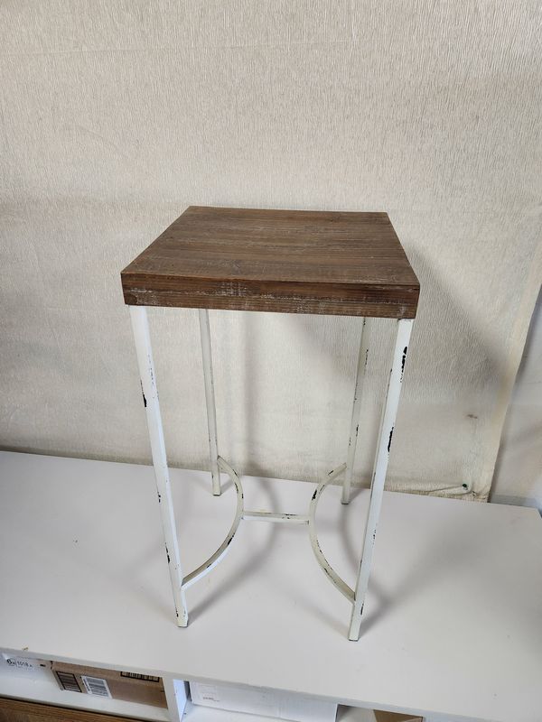 Light Wood Top Pedestal