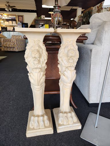 Pedestal Table Glass Top