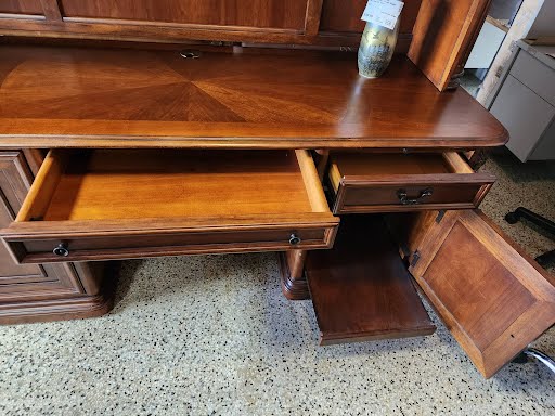 Hooker Furniture Cherry Desk w. Hutch