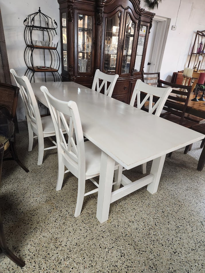 White Wood Framhouse Style Dining Set