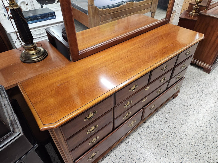 Stanley Furniture Dresser w. Mirror