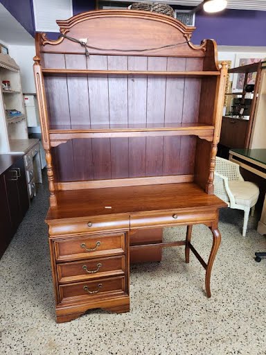 Lexington Desk w.Hutch